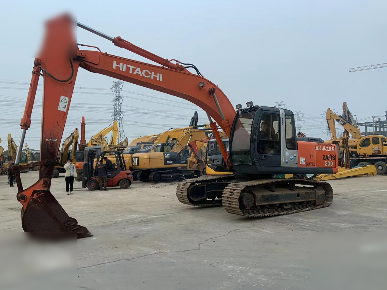 HITACHI ZX200 - Crawler excavator: picture 1 HITACHI ZX200 - Crawler excavator: picture 1