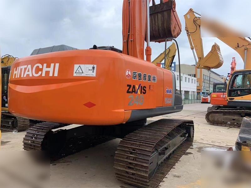 HITACHI ZX240-3 - Crawler excavator: picture 1 HITACHI ZX240-3 - Crawler excavator: picture 1