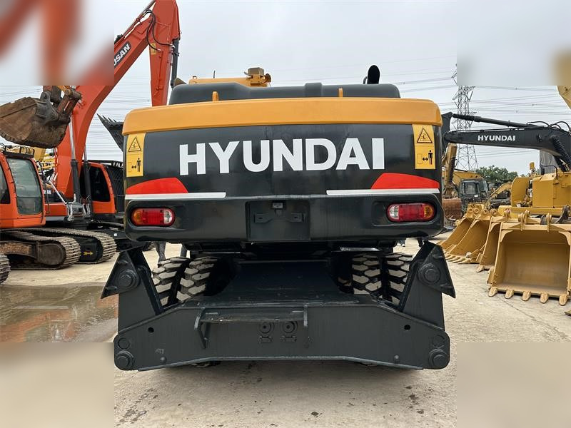 HYUNDAI ROBEX 210W-9 - Wheel excavator: picture 2 HYUNDAI ROBEX 210W-9 - Wheel excavator: picture 2