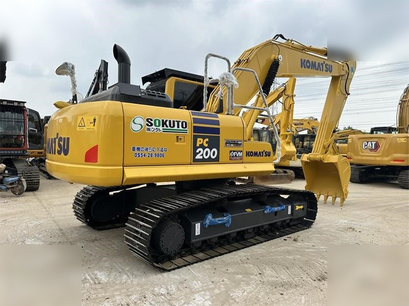KOMATSU PC200-8 - Crawler excavator: picture 3 KOMATSU PC200-8 - Crawler excavator: picture 3