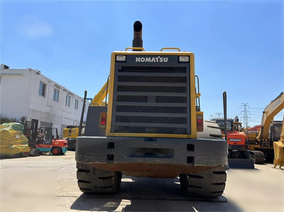 KOMATSU WA600-3 - Wheel loader: picture 3 KOMATSU WA600-3 - Wheel loader: picture 3