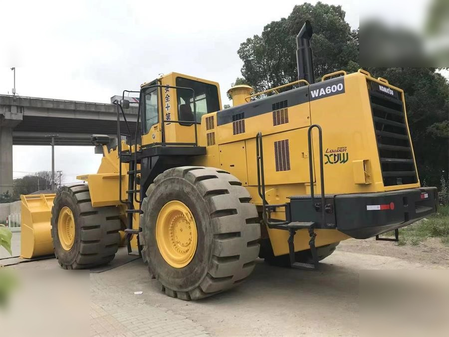 KOMATSU WA600-3 - Wheel loader: picture 5 KOMATSU WA600-3 - Wheel loader: picture 5