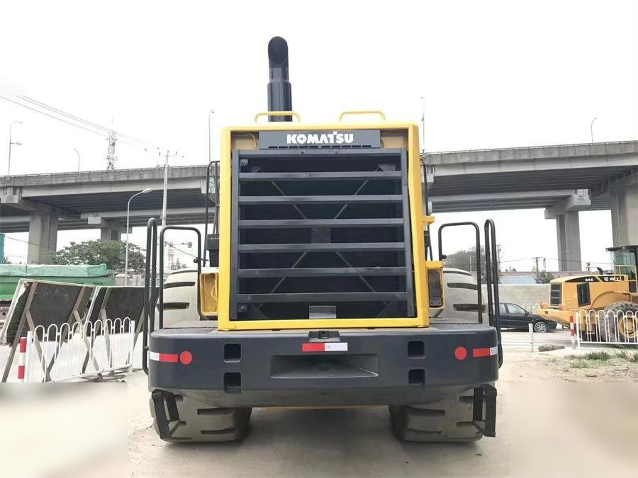 KOMATSU WA600-3 - Wheel loader: picture 4 KOMATSU WA600-3 - Wheel loader: picture 4