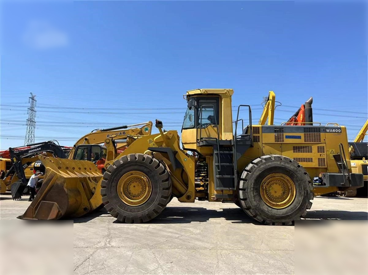 KOMATSU WA600-3 - Wheel loader: picture 1 KOMATSU WA600-3 - Wheel loader: picture 1
