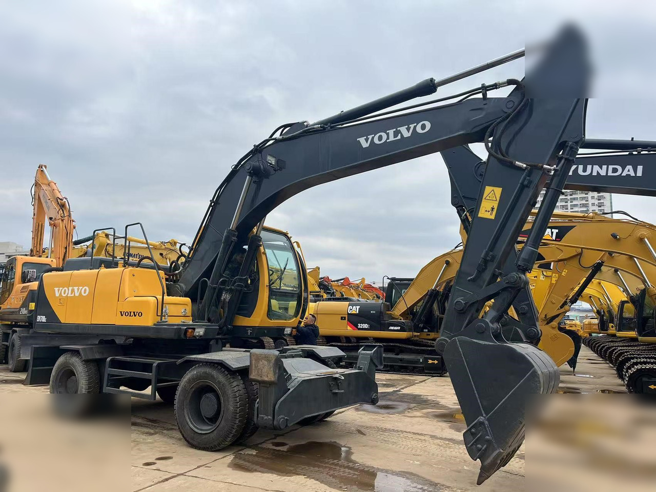 VOLVO EW170 - Wheel excavator: picture 4 VOLVO EW170 - Wheel excavator: picture 4