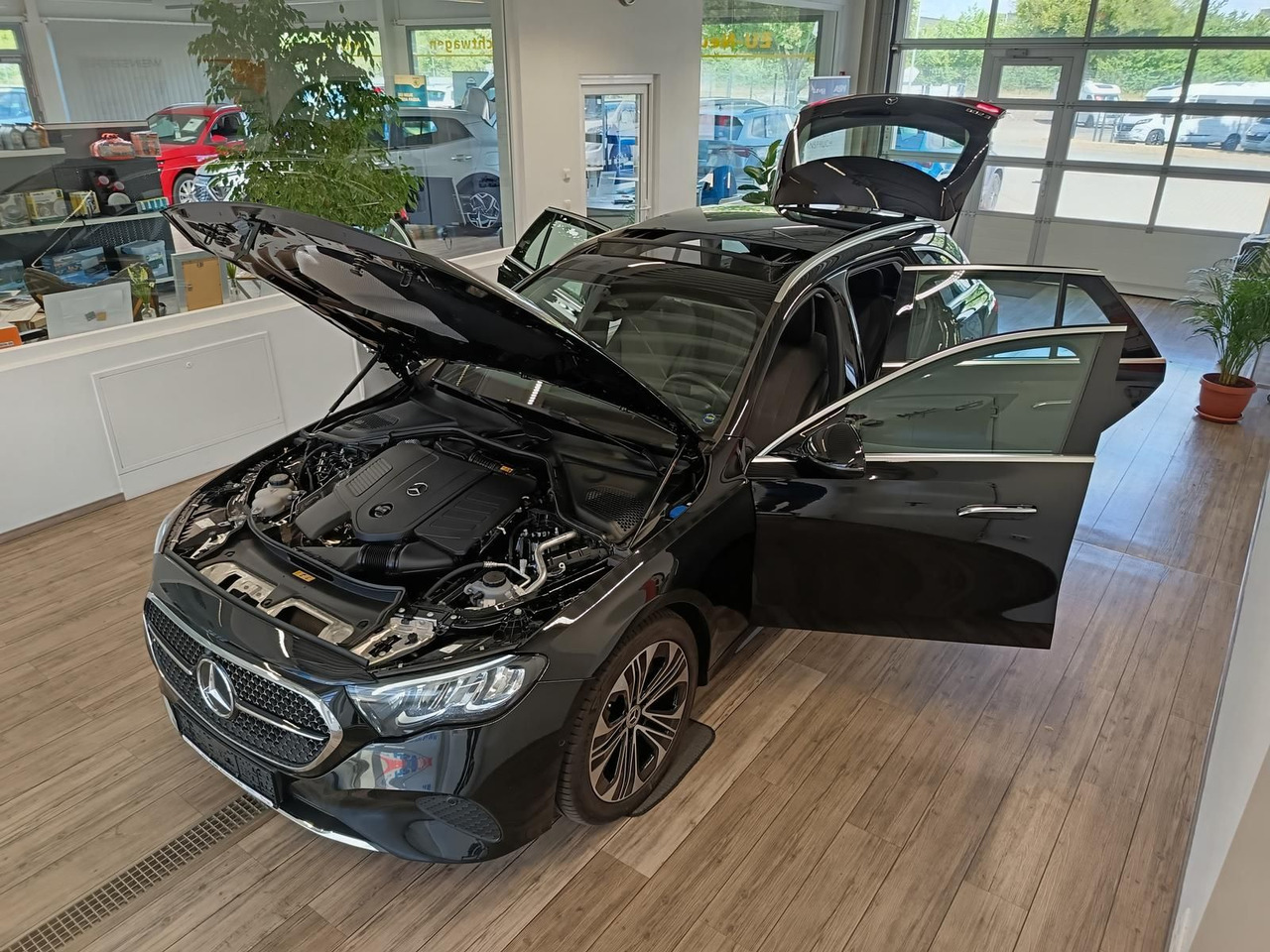 Mercedes-Benz E 200 Avantgarde Advanced*PSD*LED*NAVI*ACC* - Station wagon: picture 2 Mercedes-Benz E 200 Avantgarde Advanced*PSD*LED*NAVI*ACC* - Station wagon: picture 2