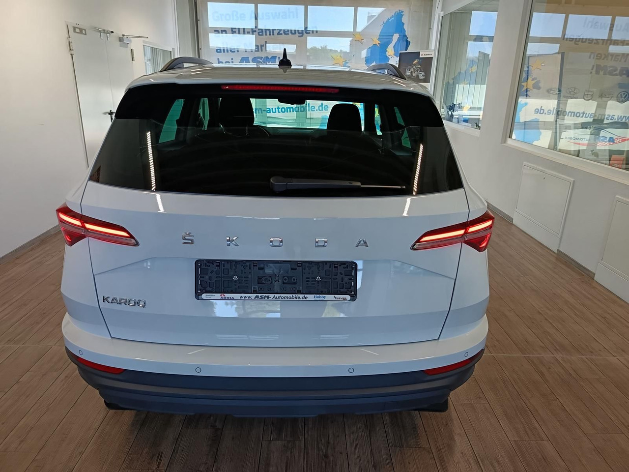 Skoda Karoq Style 1,5TSI DSG*AHK-VORBER*NAVI*LED*R-KAM - SUV: picture 5 Skoda Karoq Style 1,5TSI DSG*AHK-VORBER*NAVI*LED*R-KAM - SUV: picture 5