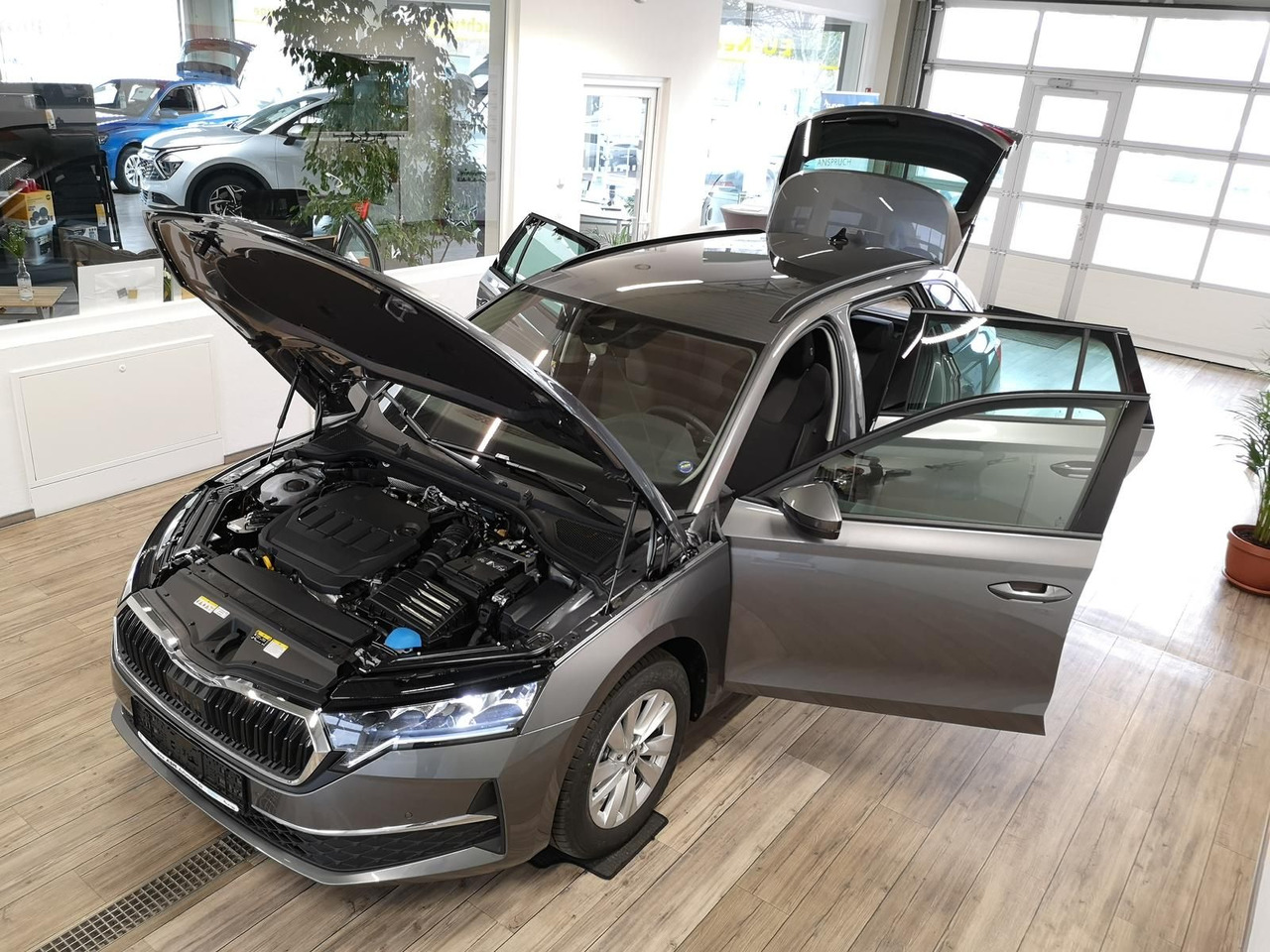 Skoda Octavia Combi Selection DSG*AHK*WINTERPAKET*LED* - Station wagon: picture 2 Skoda Octavia Combi Selection DSG*AHK*WINTERPAKET*LED* - Station wagon: picture 2