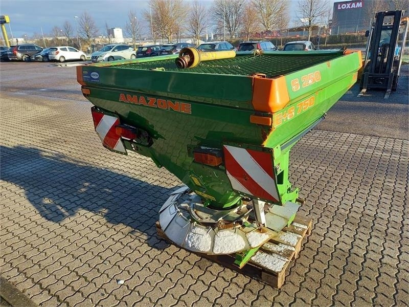 Amazone E+S 750 - Sand/ Salt spreader for Municipal/ Special vehicle: picture 4 Amazone E+S 750 - Sand/ Salt spreader for Municipal/ Special vehicle: picture 4