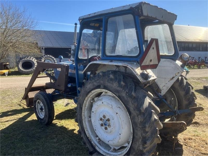 Ford 4000 Med frontlæsser  - Farm tractor: picture 4 Ford 4000 Med frontlæsser  - Farm tractor: picture 4