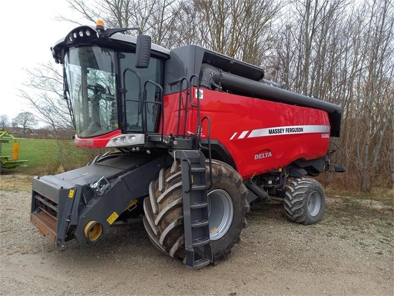 Massey Ferguson 9380 DELTA 35 fods Powerflow - Combine harvester: picture 1 Massey Ferguson 9380 DELTA 35 fods Powerflow - Combine harvester: picture 1