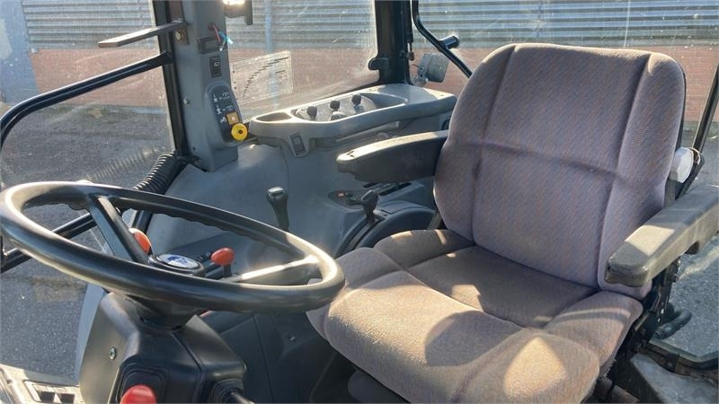 New Holland TS115  - Farm tractor: picture 5 New Holland TS115  - Farm tractor: picture 5