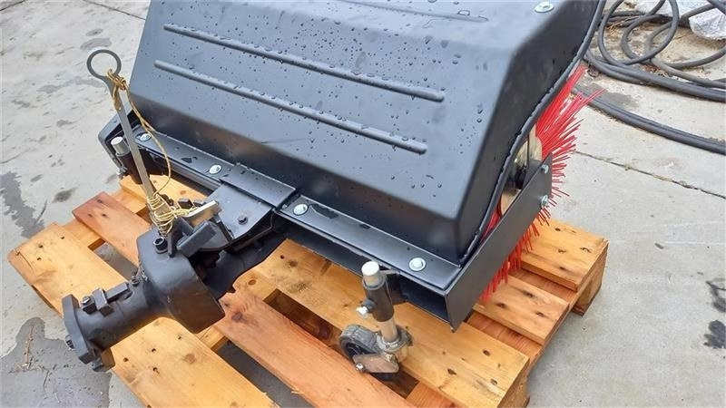 Nibbi 80cm Kost for Mak 4 og 5 - Municipal tractor: picture 1 Nibbi 80cm Kost for Mak 4 og 5 - Municipal tractor: picture 1