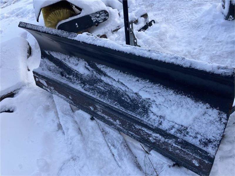 Stiga Park 120 cm med Gummiskær - Snow plough for Agricultural machinery: picture 1 Stiga Park 120 cm med Gummiskær - Snow plough for Agricultural machinery: picture 1