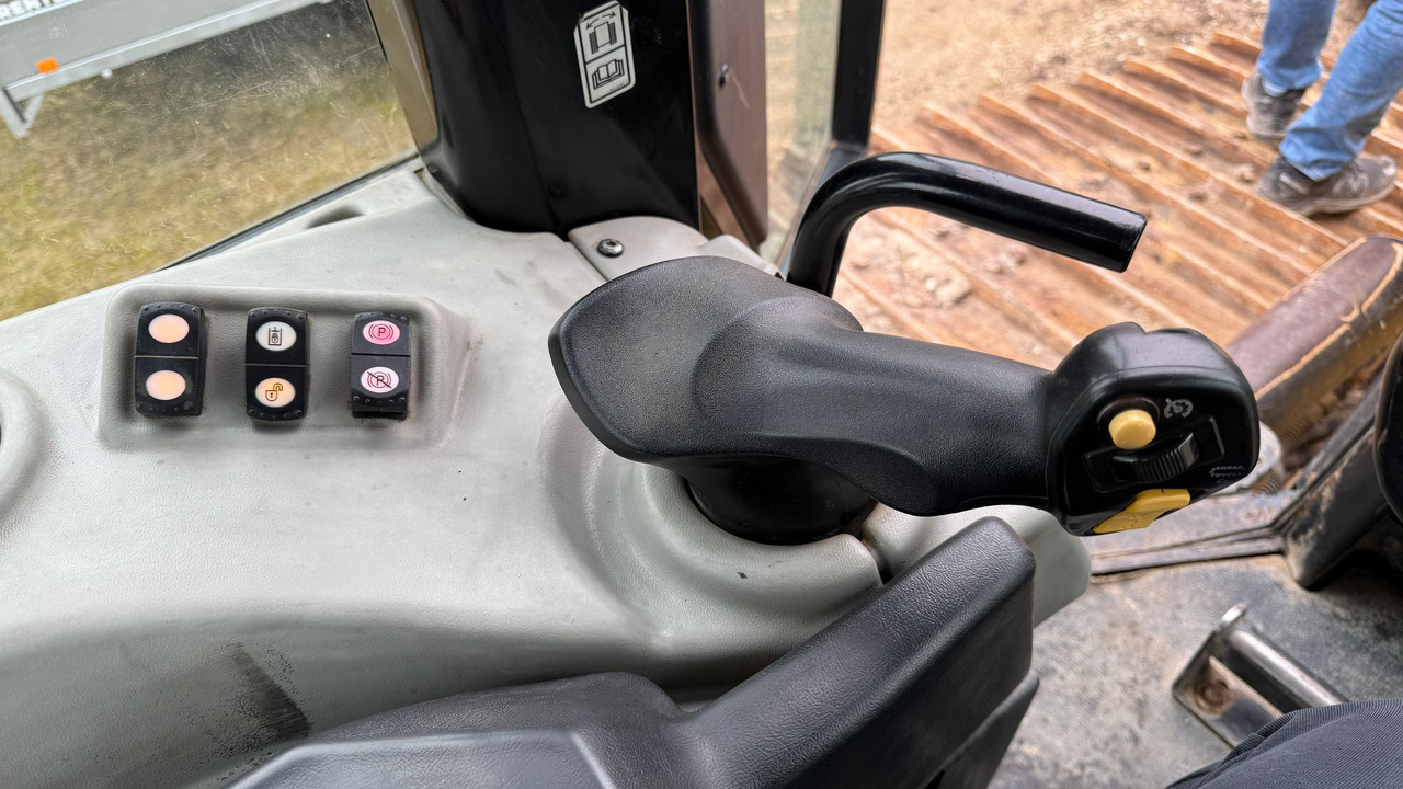 Lease a  CAT D6N LGP CAT D6N LGP: picture 11