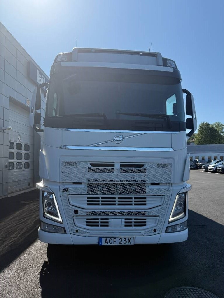 Volvo FH 540 6x2 - Box truck: picture 2 Volvo FH 540 6x2 - Box truck: picture 2