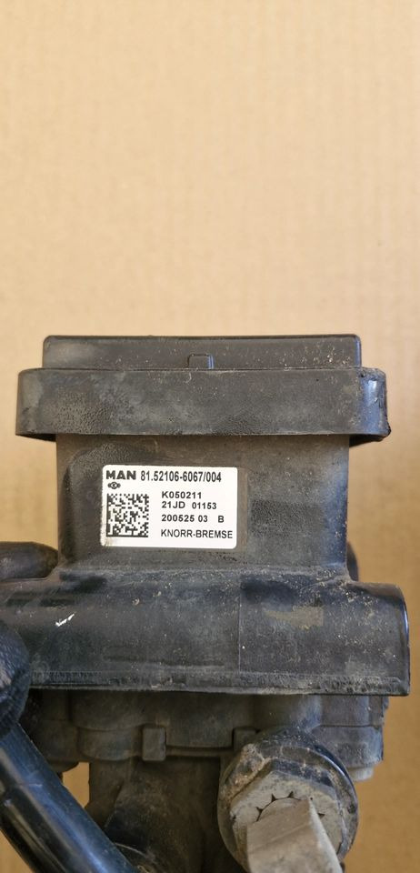 MAN TG3 TGX MODULATOR ZAWÓR EBS 81.52106-6067 K050211 - Brake parts: picture 2 MAN TG3 TGX MODULATOR ZAWÓR EBS 81.52106-6067 K050211 - Brake parts: picture 2
