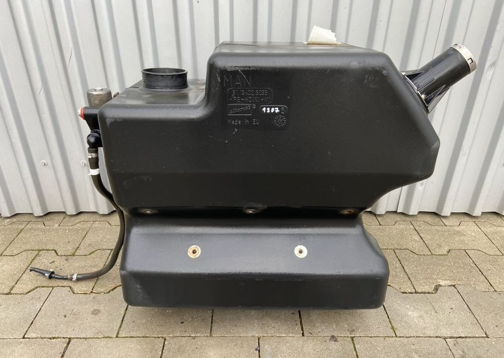 Zbiornik adblue man tgx tgs euro 6 ad blue - Spare parts: picture 1 Zbiornik adblue man tgx tgs euro 6 ad blue - Spare parts: picture 1