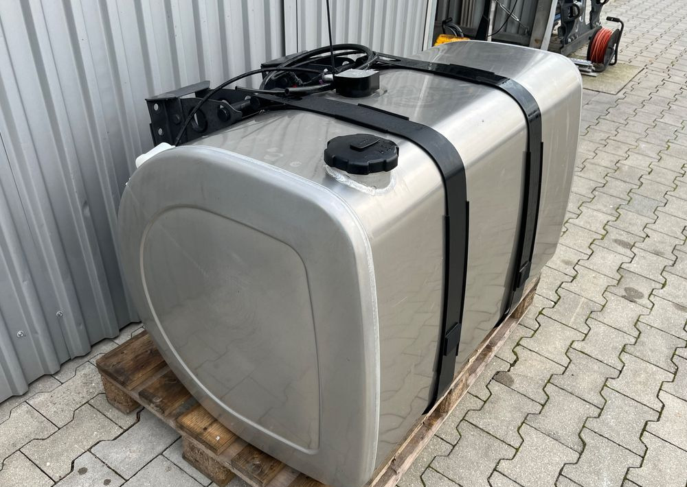 Zbiornik paliwa Volvo FH Renault 450 litrów bak jak nowy - Fuel processing/ Fuel delivery for Truck: picture 3 Zbiornik paliwa Volvo FH Renault 450 litrów bak jak nowy - Fuel processing/ Fuel delivery for Truck: picture 3