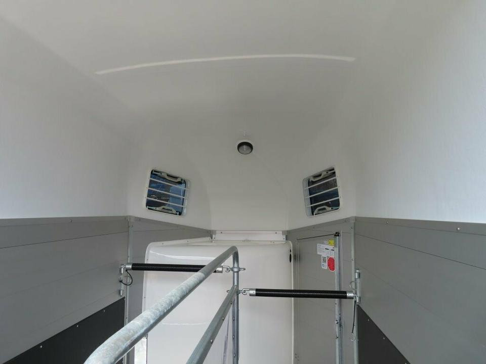 Horse trailer Böckmann Pferdeanhänger Champion Esprit Flügeltür Sattelkammer: picture 9 Horse trailer Böckmann Pferdeanhänger Champion Esprit Flügeltür Sattelkammer: picture 9