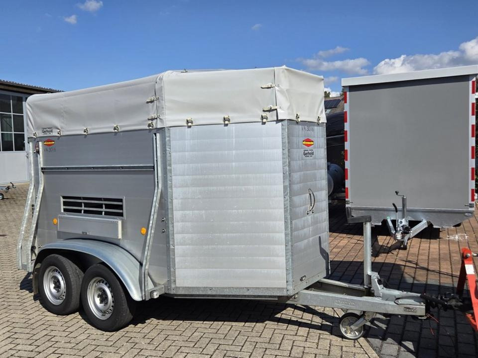 Böckmann Viehanhänger, 2,4 to. Lüftungsklappen Humbaur, Fendt - Horse trailer: picture 3 Böckmann Viehanhänger, 2,4 to. Lüftungsklappen Humbaur, Fendt - Horse trailer: picture 3