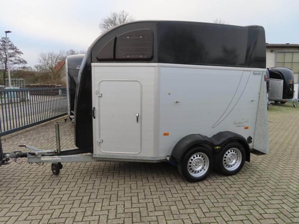 Pferdeanhänger Humbaur, Xanthos Aero, 100 km/h Sattelkammer - Horse trailer: picture 2 Pferdeanhänger Humbaur, Xanthos Aero, 100 km/h Sattelkammer - Horse trailer: picture 2