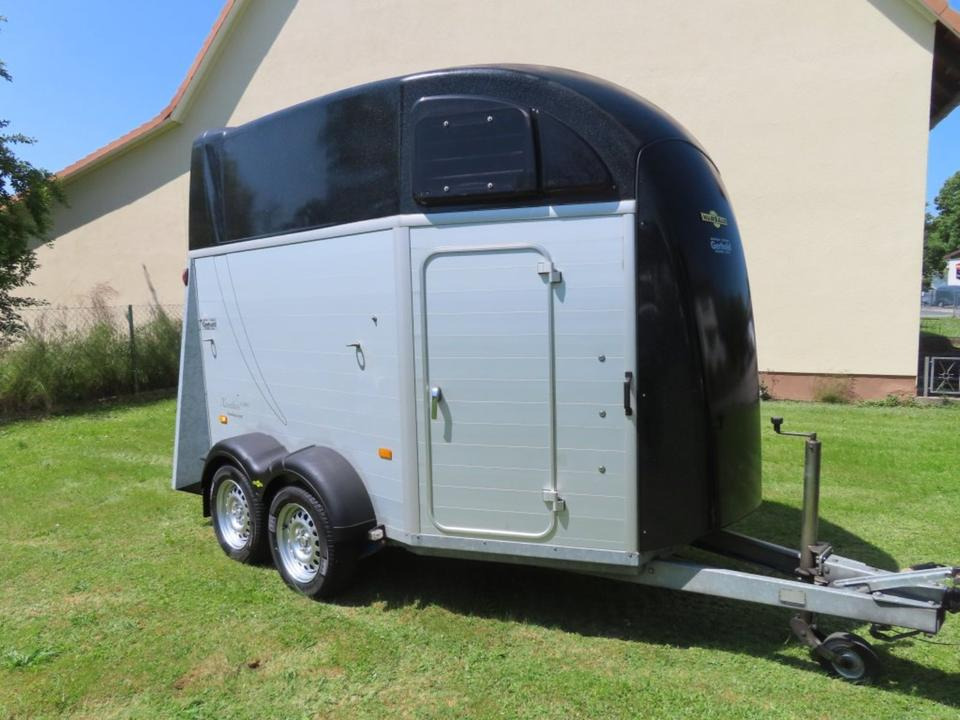 Pferdeanhänger Humbaur, Xanthos Aero, 100 km/h Sattelkammer - Horse trailer: picture 2 Pferdeanhänger Humbaur, Xanthos Aero, 100 km/h Sattelkammer - Horse trailer: picture 2
