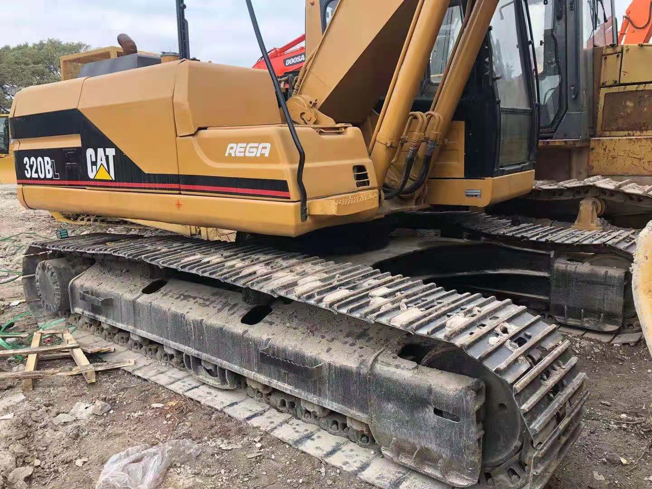CATERPILLAR Used CAT 320b Excavator - Crawler excavator: picture 5 CATERPILLAR Used CAT 320b Excavator - Crawler excavator: picture 5