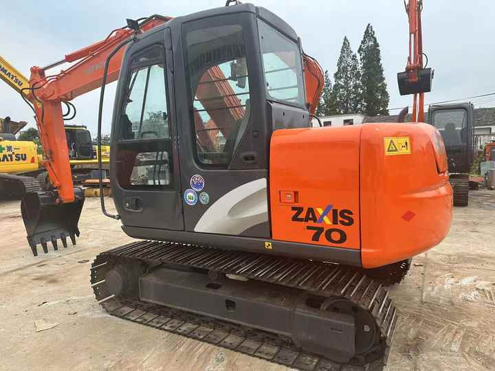 Cheap Price Hitachi ZX70 Used Excavator for Sale Used 6 Tons Hitachi Mini Excavator with Good Performance - Crawler excavator: picture 2 Cheap Price Hitachi ZX70 Used Excavator for Sale Used 6 Tons Hitachi Mini Excavator with Good Performance - Crawler excavator: picture 2