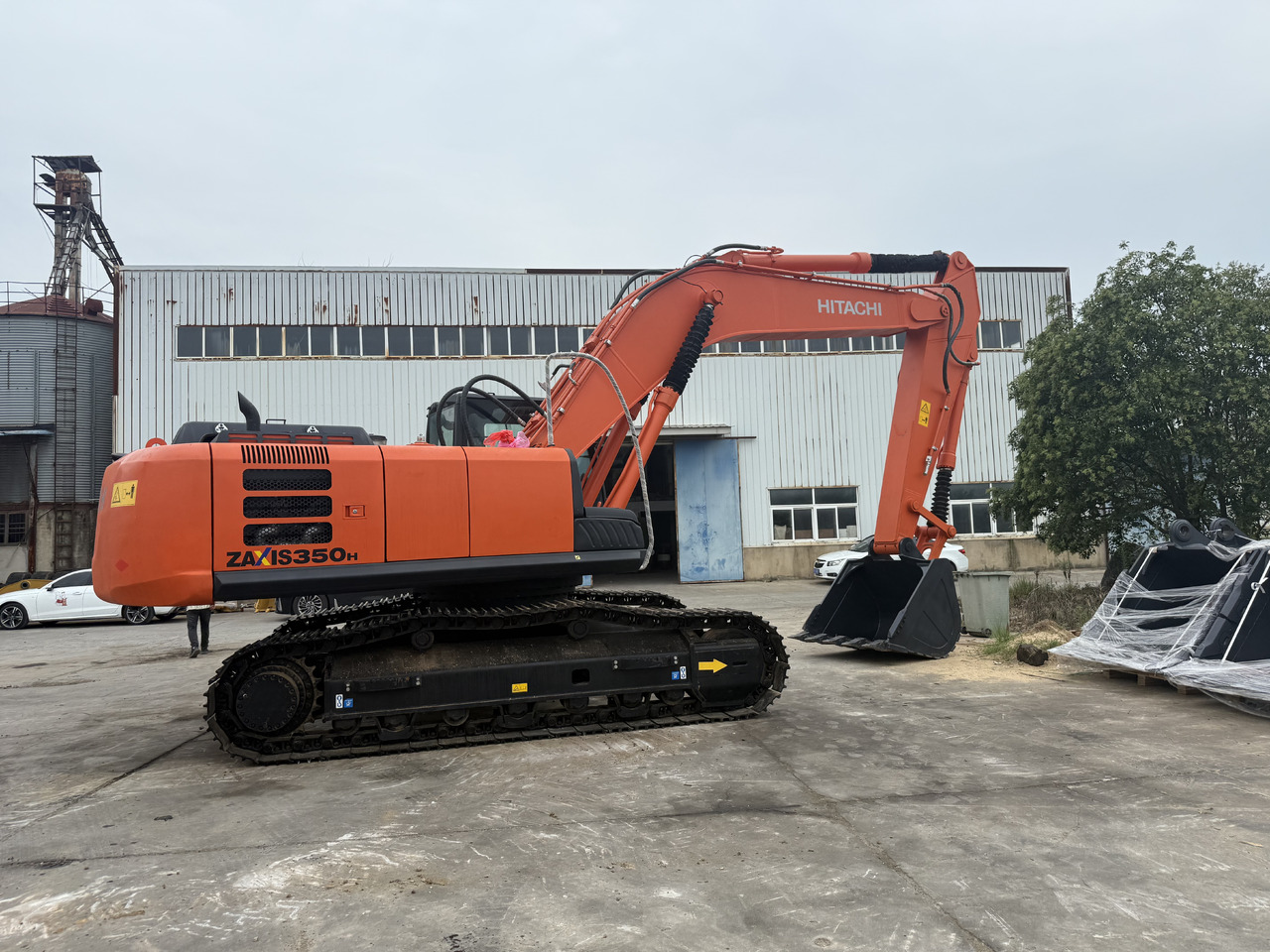 Hitachi used hitachi 350-5g - Crawler excavator: picture 5 Hitachi used hitachi 350-5g - Crawler excavator: picture 5