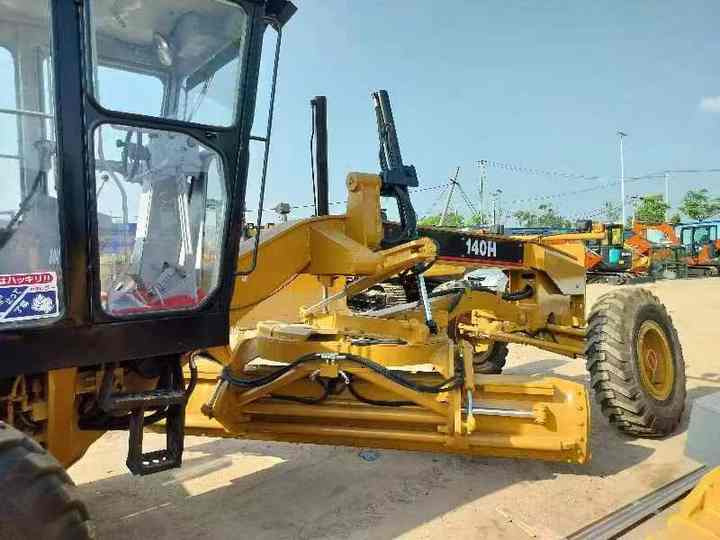 Used CAT 140H Motor Grader From Japan with Excellent Performance Caterpillar 140h in Good Condition for Sale - Grader: picture 3 Used CAT 140H Motor Grader From Japan with Excellent Performance Caterpillar 140h in Good Condition for Sale - Grader: picture 3