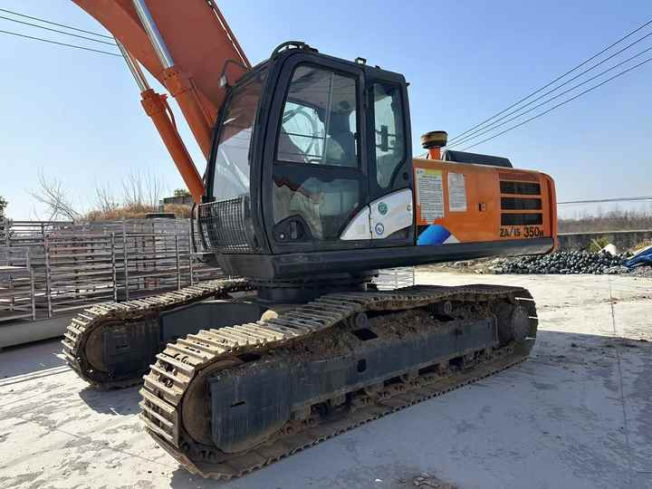 Used Hitachi Zx 350 Excavator with Loe Shipping and Certificate Global Shipping - Crawler excavator: picture 2 Used Hitachi Zx 350 Excavator with Loe Shipping and Certificate Global Shipping - Crawler excavator: picture 2