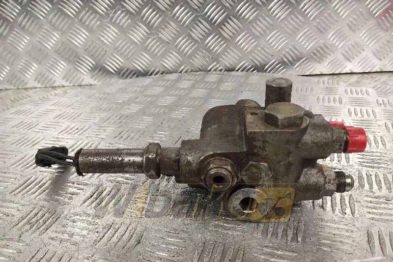 Case 921C - Hydraulic valve for Construction machinery: picture 1 Case 921C - Hydraulic valve for Construction machinery: picture 1