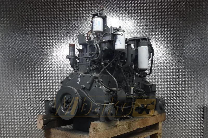 Komatsu S6D125E-2 - Engine for Construction machinery: picture 5 Komatsu S6D125E-2 - Engine for Construction machinery: picture 5