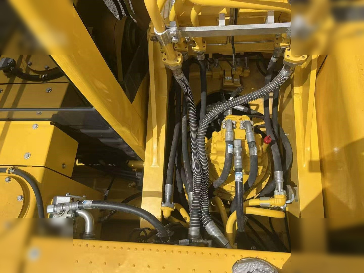 Crawler excavator KOMATSU PC350-8: picture 10