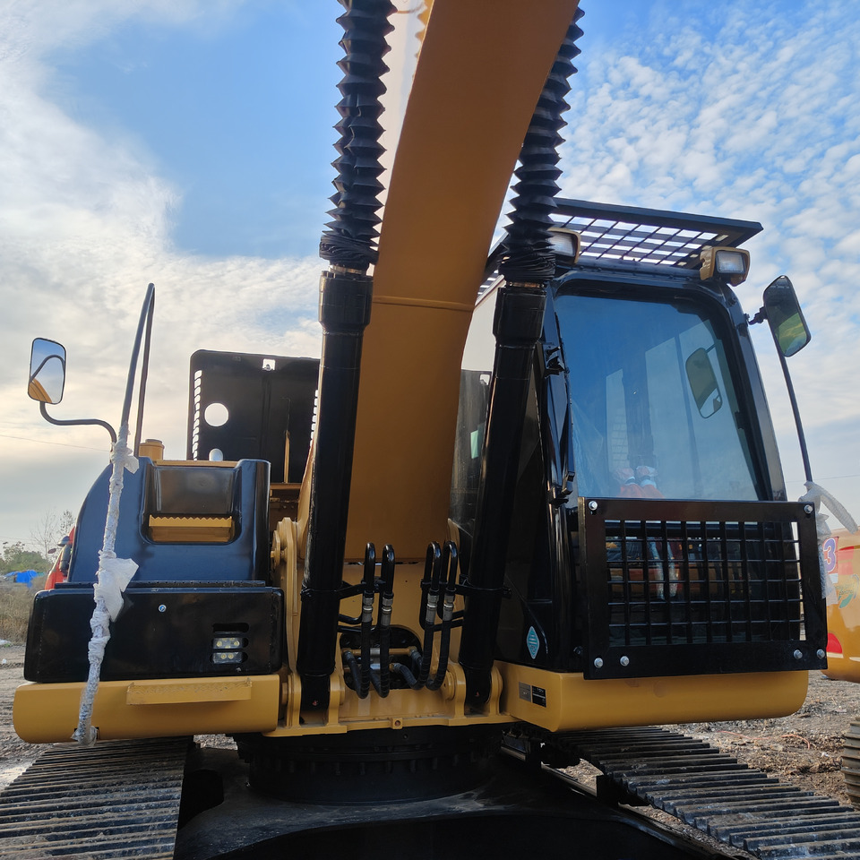 CATERPILLAR cat320D excavator for sale at low price in good condition - Construction machinery: picture 3 CATERPILLAR cat320D excavator for sale at low price in good condition - Construction machinery: picture 3