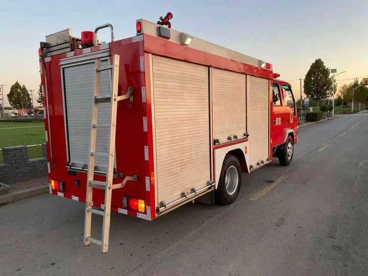 Fire truck Used Heavy Construction Equipment Rescue Vehicle Second Hand Rescue Vehicle Used Machine Hot Sale: picture 6