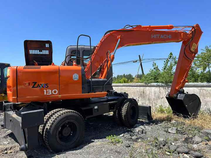 Used Wheel Excavator Hitachi ZX 130W Made in Japan 13ton Hitachi Zx130w Wheel Excavator Price Used Hitachi Zx130 Excavator SALE - Wheel excavator: picture 4 Used Wheel Excavator Hitachi ZX 130W Made in Japan 13ton Hitachi Zx130w Wheel Excavator Price Used Hitachi Zx130 Excavator SALE - Wheel excavator: picture 4