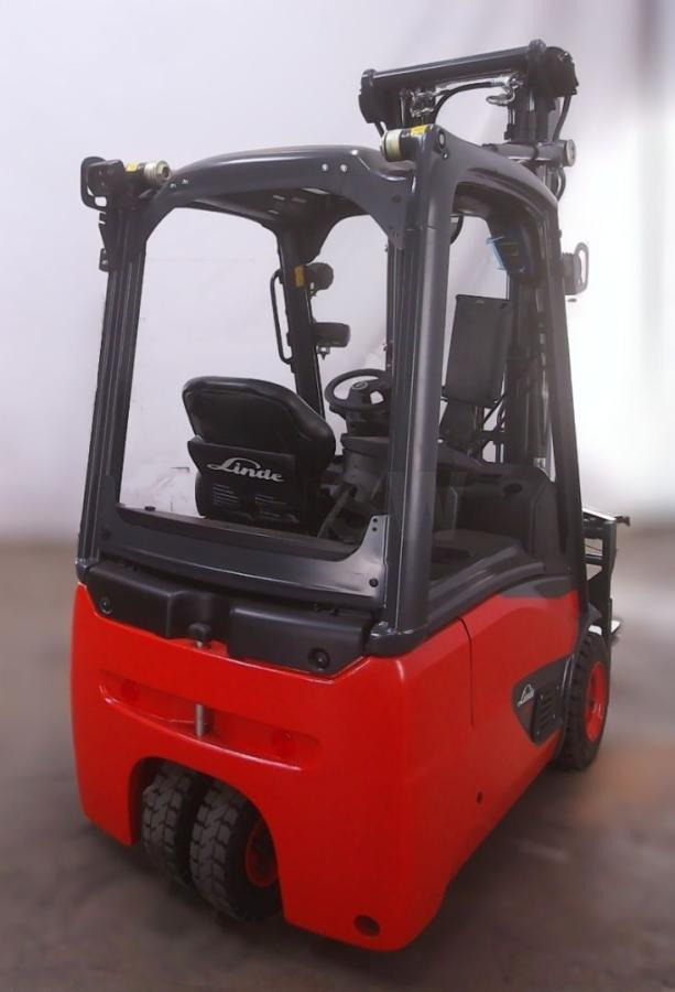 Fenwick E16 02 - Electric forklift: picture 2 Fenwick E16 02 - Electric forklift: picture 2