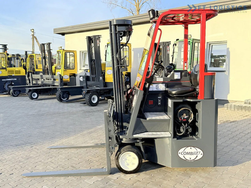 Combilift C3000CB / GAS / TRIPLEX 4900MM / FREE LIFT / SIDE SHIFT / FORK POSITIONER / EXCELLENT CONDITION / Wide range of four-way and sid - 4-way reach truck: picture 2 Combilift C3000CB / GAS / TRIPLEX 4900MM / FREE LIFT / SIDE SHIFT / FORK POSITIONER / EXCELLENT CONDITION / Wide range of four-way and sid - 4-way reach truck: picture 2