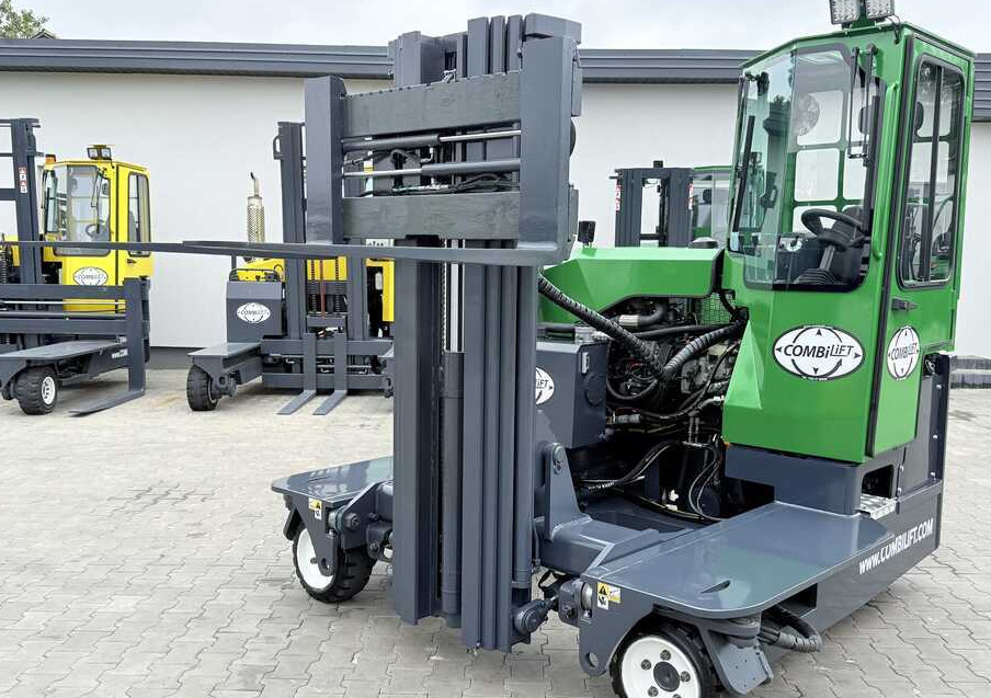 Combilift Combilift C3000 / DIESEL / TRIPLEX 4900MM / FREE LIFT / FORK POSITIONER / HEATING / FULL CABIN / PERFECT CONDITION / Wide range of four-way and side loaders, tailored to diverse needs and ap - 4-way reach truck: picture 1 Combilift Combilift C3000 / DIESEL / TRIPLEX 4900MM / FREE LIFT / FORK POSITIONER / HEATING / FULL CABIN / PERFECT CONDITION / Wide range of four-way and side loaders, tailored to diverse needs and ap - 4-way reach truck: picture 1