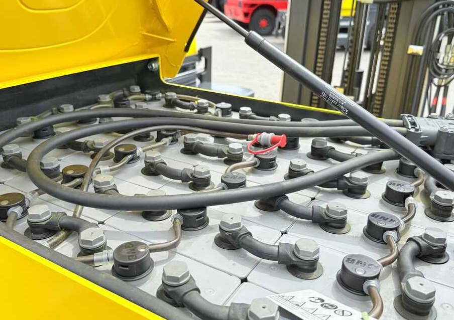 4-way reach truck Combilift MR / ELECTRIC / TRIPLEX – 6000MM / FULL FREE LIFT / WIDE POSITIONER / FORK SIDESHIFT / ONLY 1400 HOURS / LIKE NEW: picture 18
