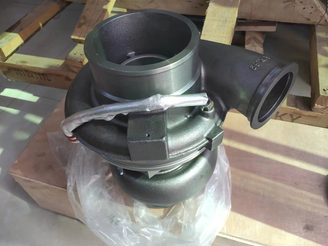 CATERPILLAR 366-0183 - Turbo for Excavator: picture 1 CATERPILLAR 366-0183 - Turbo for Excavator: picture 1