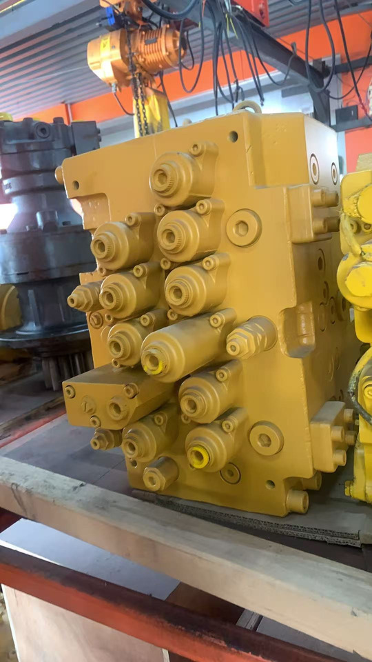 HYUNDAI R210-7 - Hydraulic valve for Excavator: picture 2 HYUNDAI R210-7 - Hydraulic valve for Excavator: picture 2