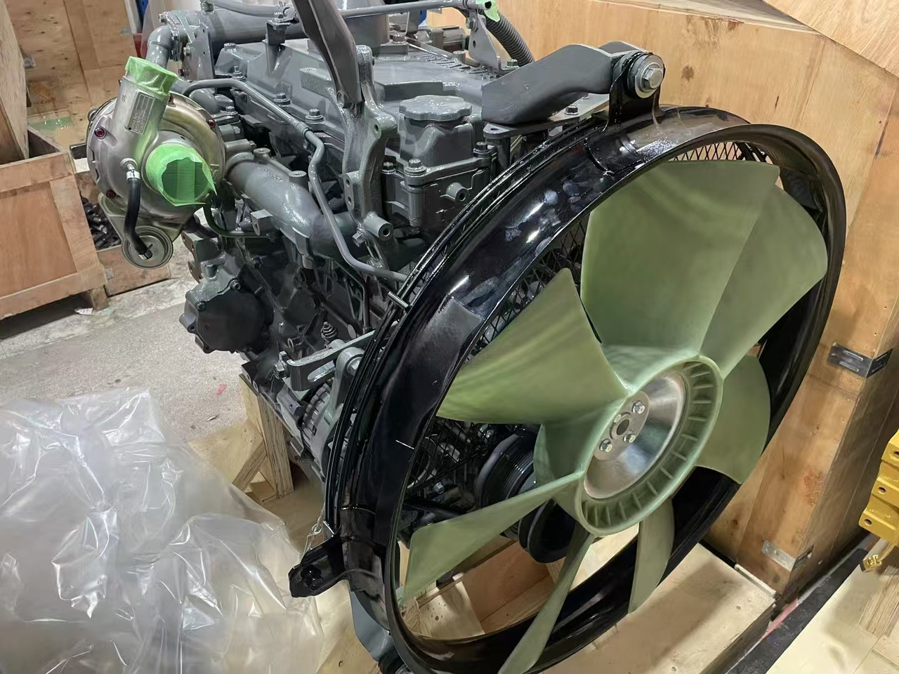 ISUZU 4HK1 - Engine for Excavator: picture 3 ISUZU 4HK1 - Engine for Excavator: picture 3