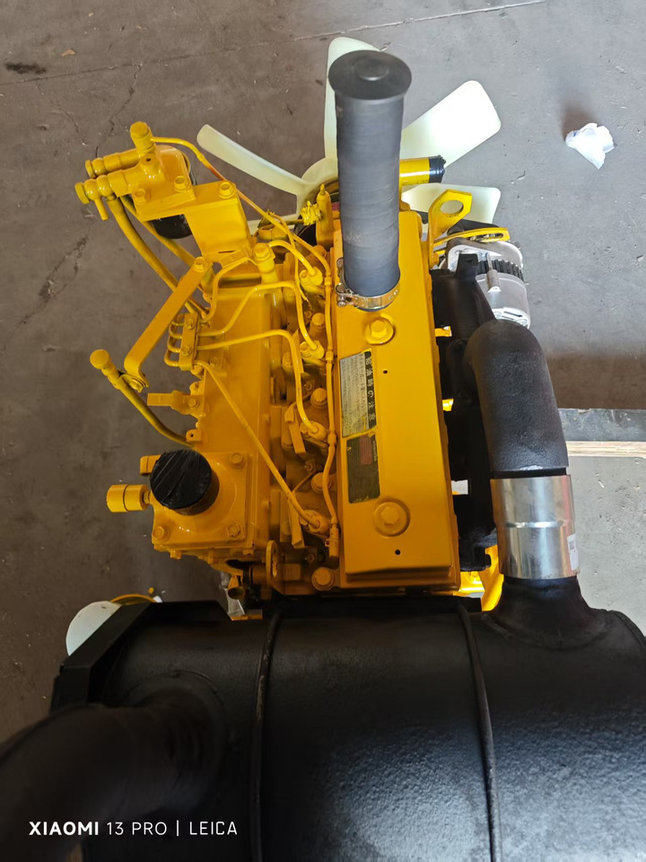 KOMATSU 4D95LE - Engine for Excavator: picture 1 KOMATSU 4D95LE - Engine for Excavator: picture 1