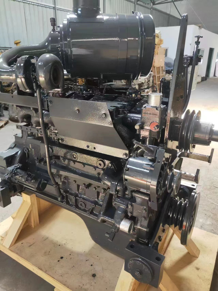 KOMATSU 6D125 - Engine for Excavator: picture 1 KOMATSU 6D125 - Engine for Excavator: picture 1