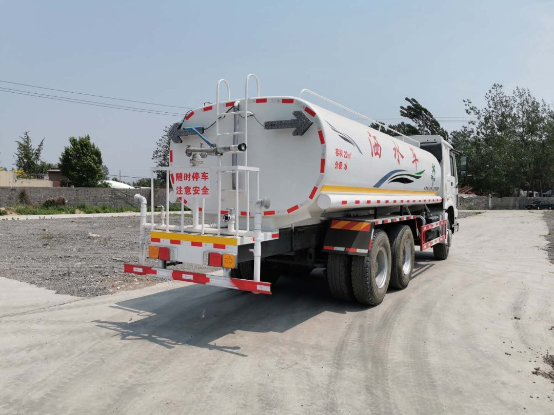 SINOTRUK 20 cubic meters tank - Tank truck: picture 2 SINOTRUK 20 cubic meters tank - Tank truck: picture 2
