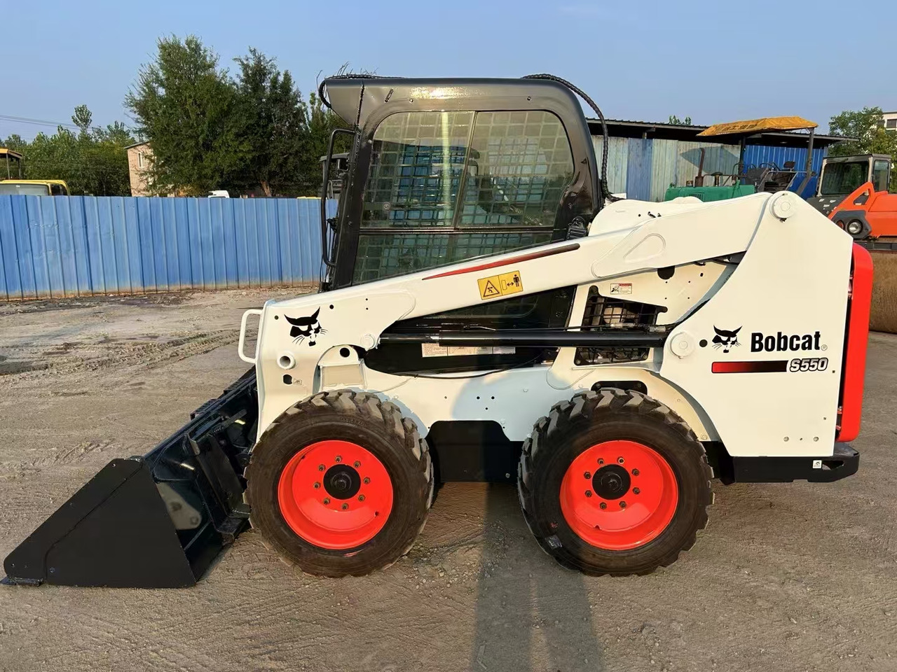 BOBCAT High Performance Low Hours Excellent Condition Reliable Second Hand Bobcat S550 Skid Steer Loader in Stock for Sale - Skid steer loader: picture 2 BOBCAT High Performance Low Hours Excellent Condition Reliable Second Hand Bobcat S550 Skid Steer Loader in Stock for Sale - Skid steer loader: picture 2