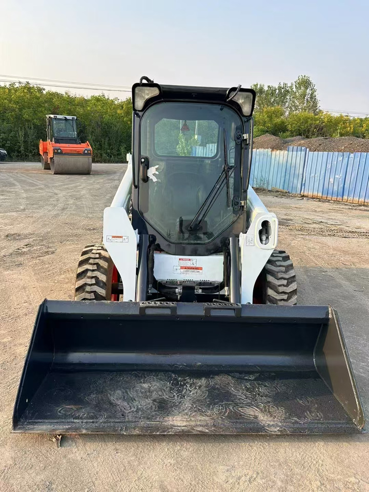 BOBCAT High Performance Low Hours Excellent Condition Reliable Second Hand Bobcat S550 Skid Steer Loader in Stock for Sale - Skid steer loader: picture 1 BOBCAT High Performance Low Hours Excellent Condition Reliable Second Hand Bobcat S550 Skid Steer Loader in Stock for Sale - Skid steer loader: picture 1